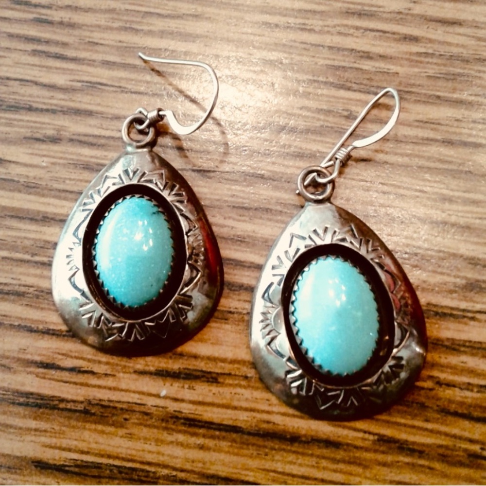 Native American Teddy Goodluck Navajo Vintage Turquoise 12 Kt Gold Earrings - Picture 5 of 10